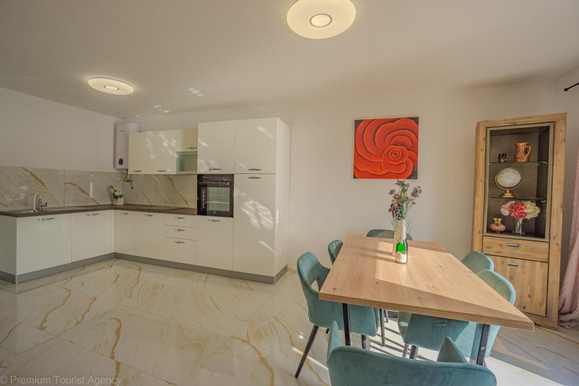 Ivica Super Comfortable, Newly Furnished In A Location Metajna