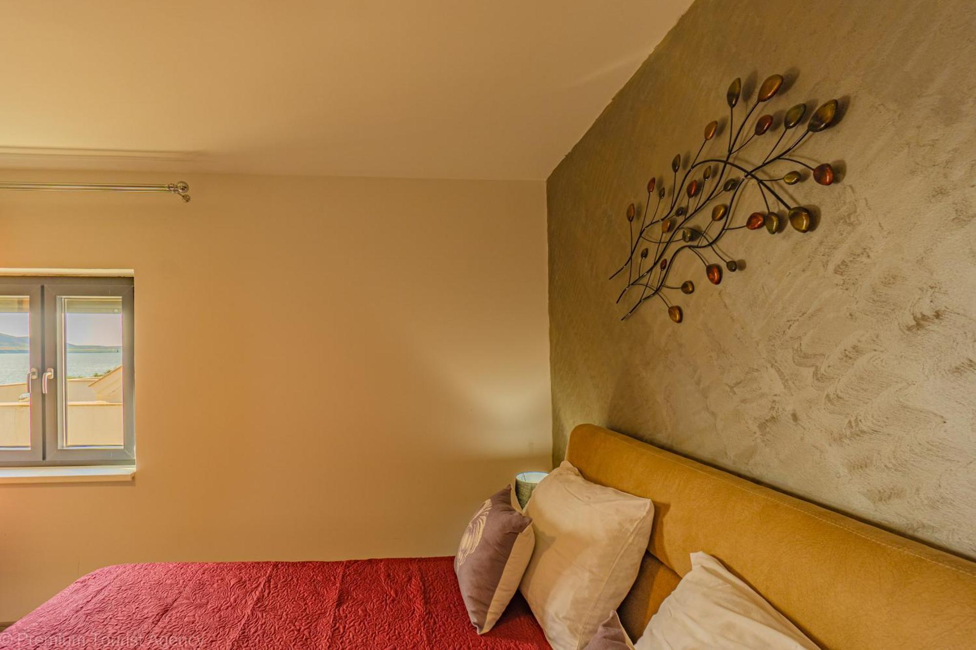 Ivica Super Comfortable, Newly Furnished In A Location