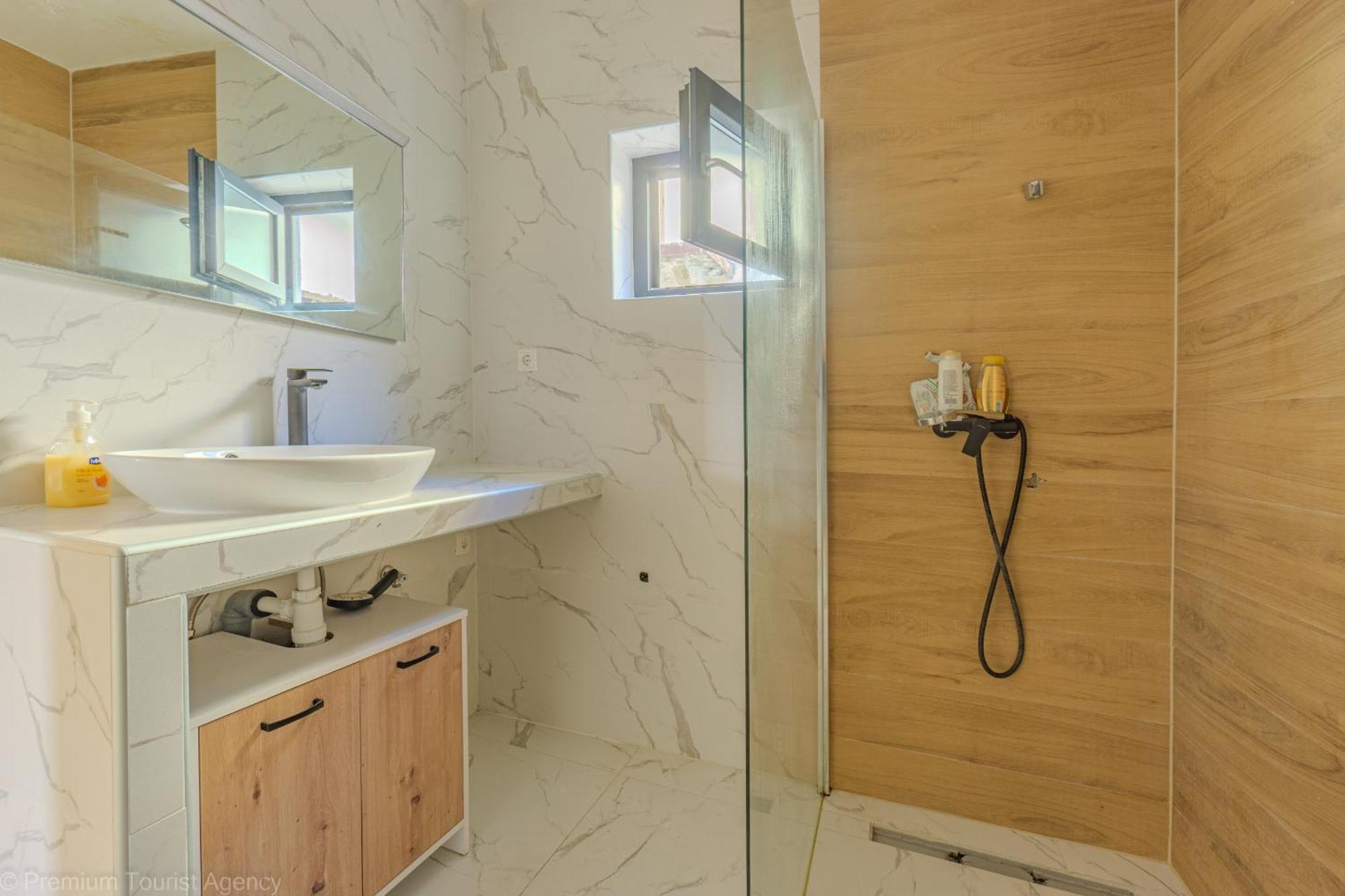 Appartamento Ivica Super Comfortable, Newly Furnished In A Location *