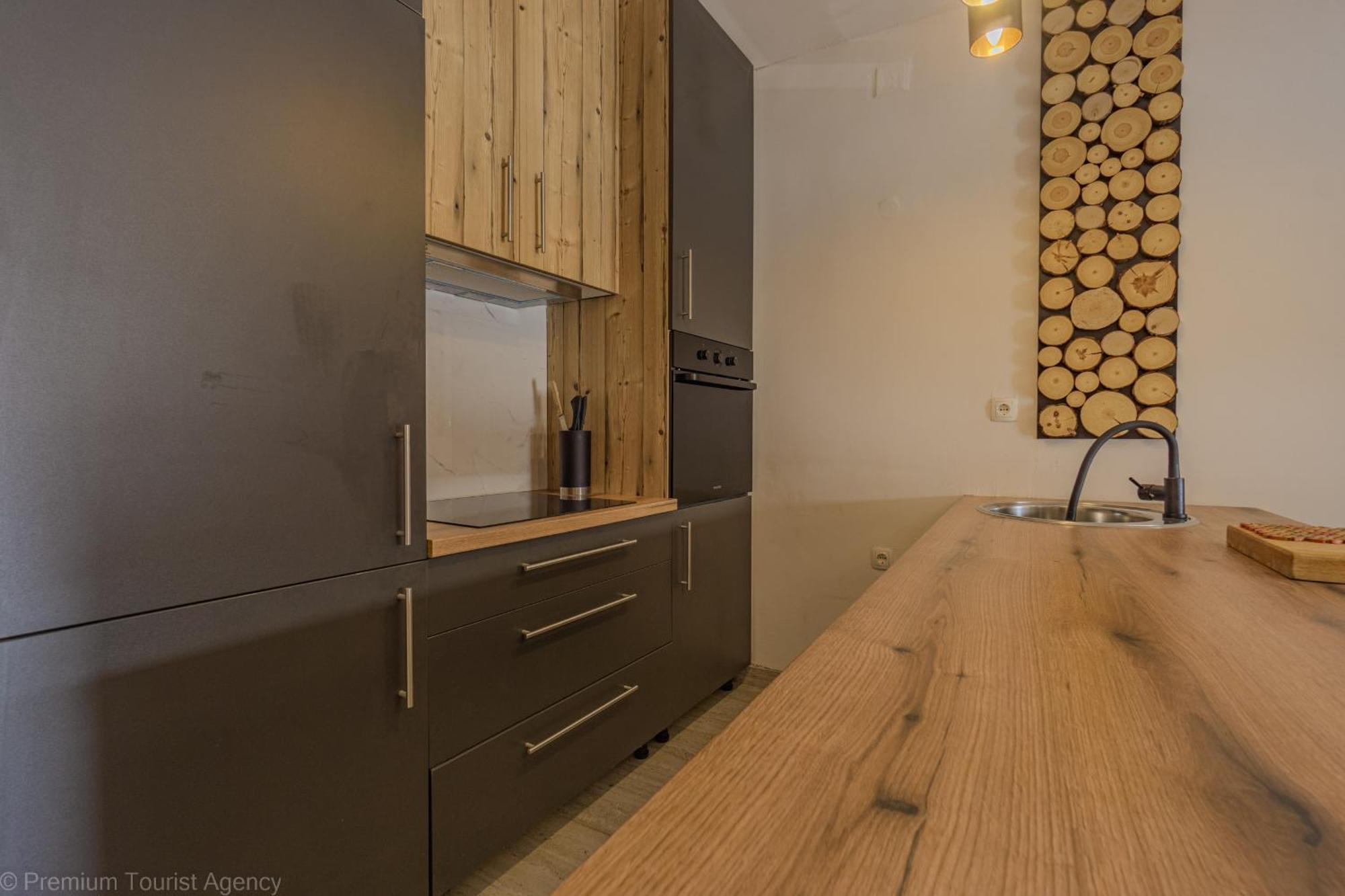 Ivica Super Comfortable, Newly Furnished In A Location * Metajna